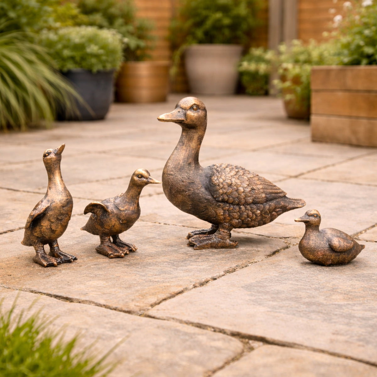 Lot de 4 figurines décoratives en résine représentant une famille de canards pour le jardin