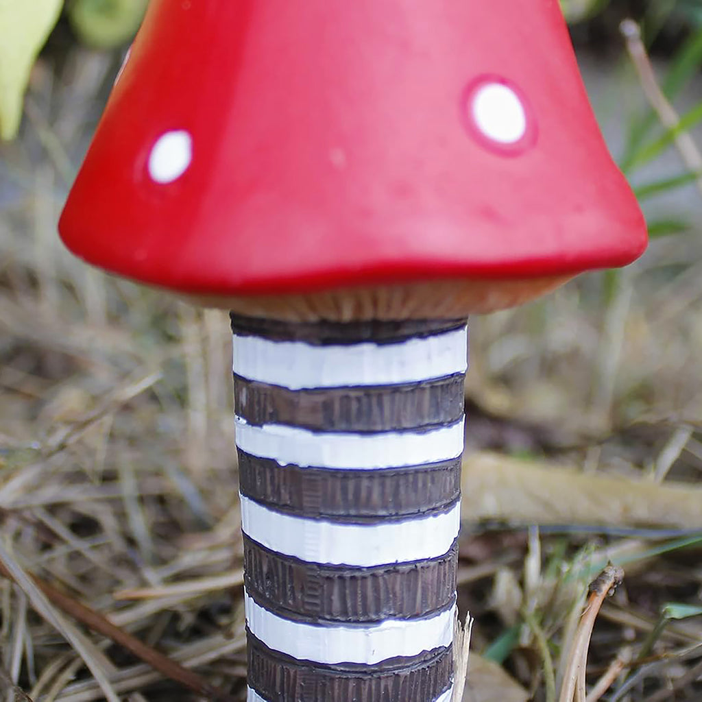 Lot de 4 ornements de jardin miniatures en forme de champignons